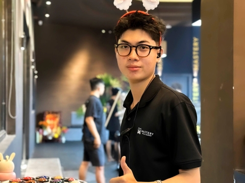 NHÂN VIÊN 